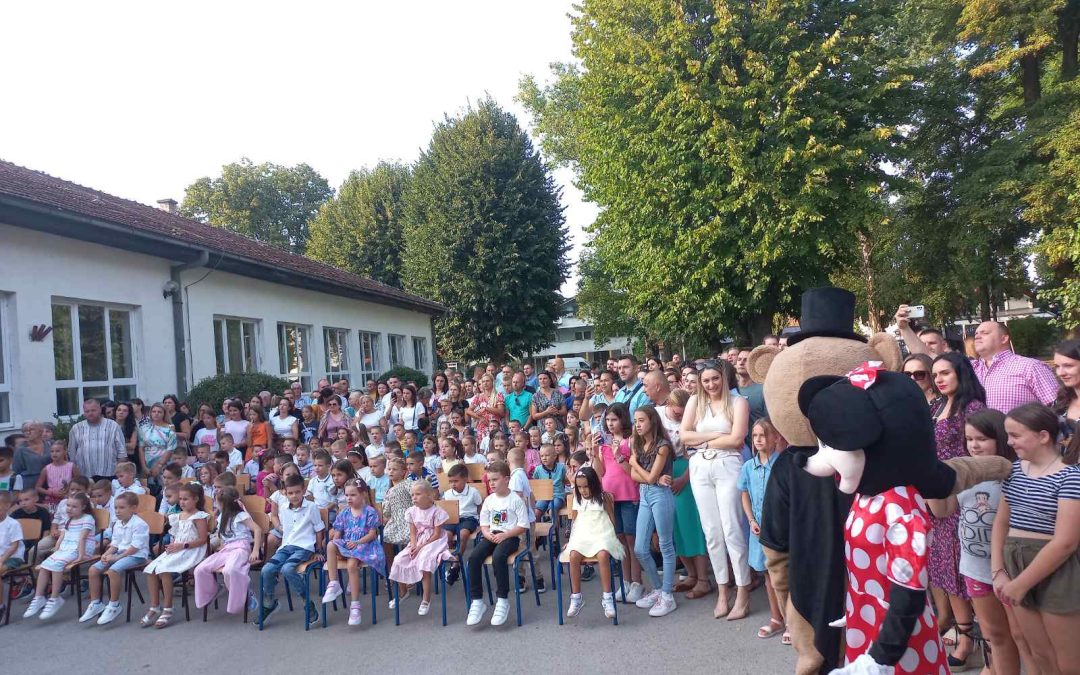 ПРИЈЕМ ЂАКА ПРВАКА