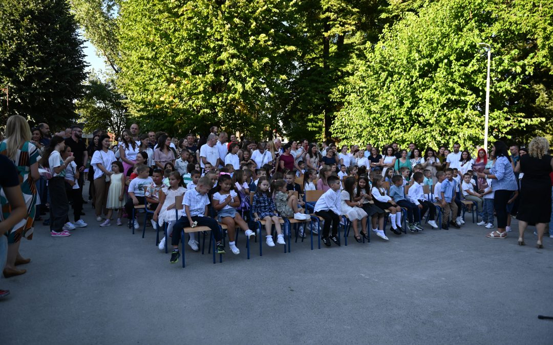 СВЕЧАНА ПРИРЕДБА ПОВОДОМ ПРИЈЕМА ЂАКА ПРВАКА