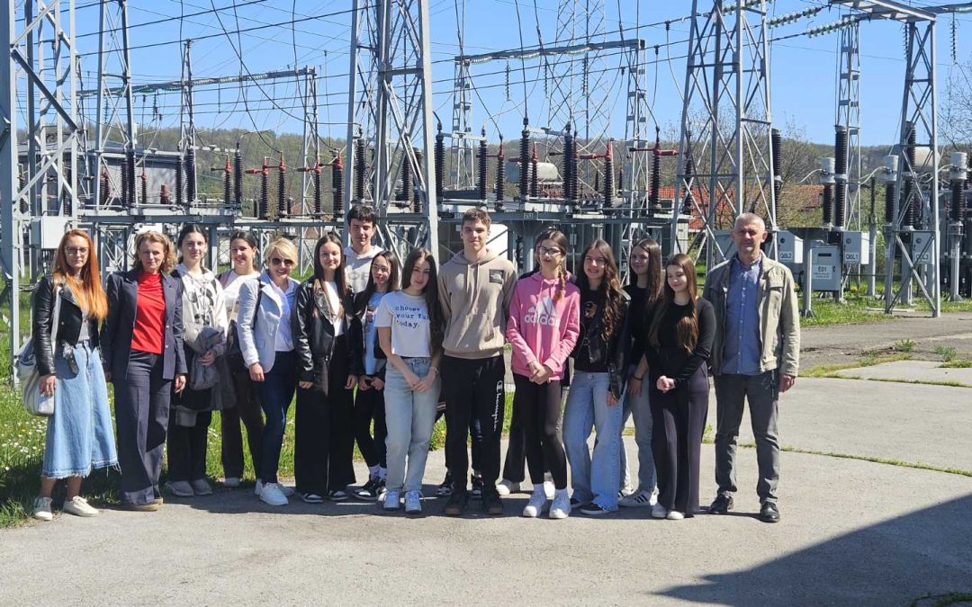 СПОЈ ТЕОРИЈЕ И ПРАКСЕ